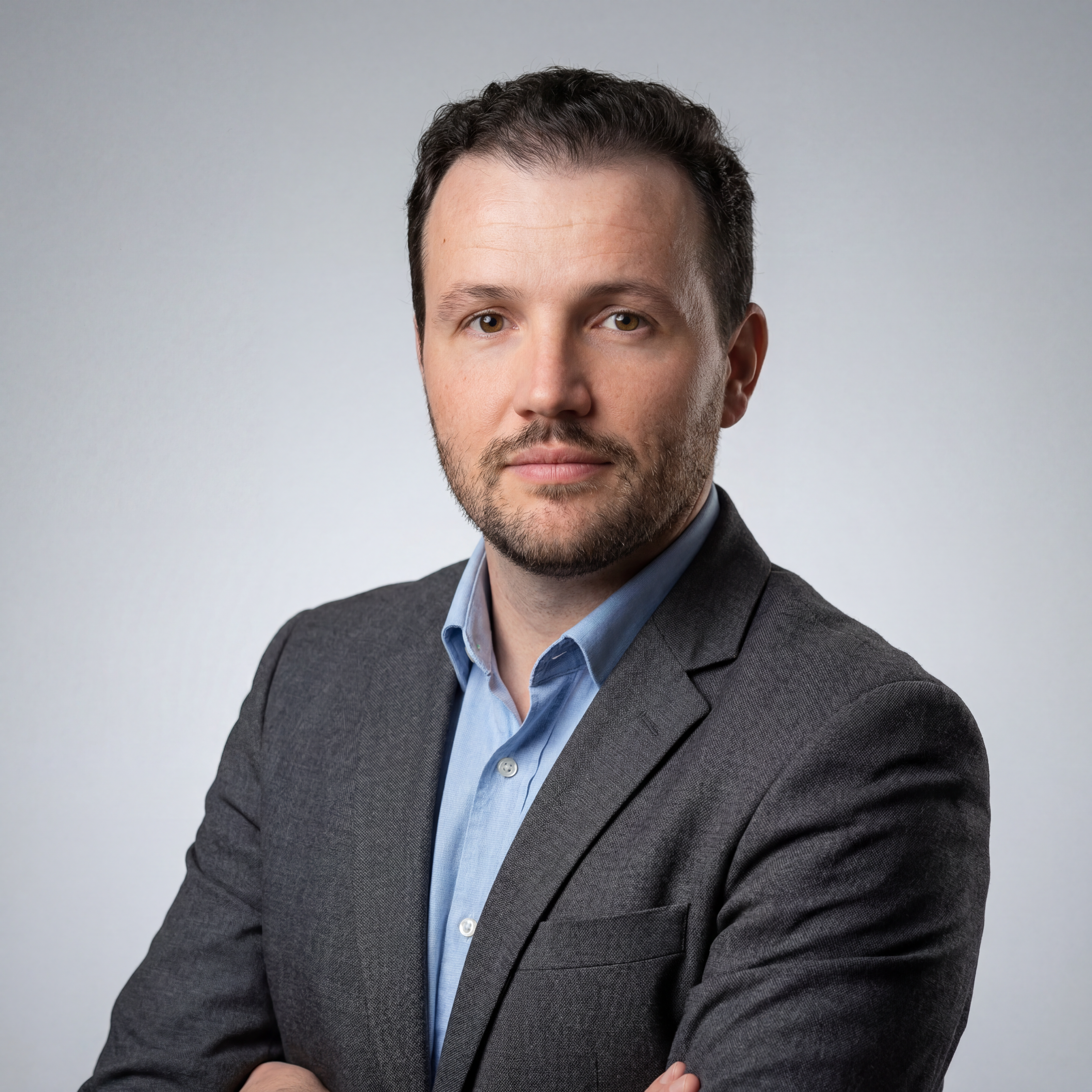 Lucas S. Teixeira — Designer Editorial